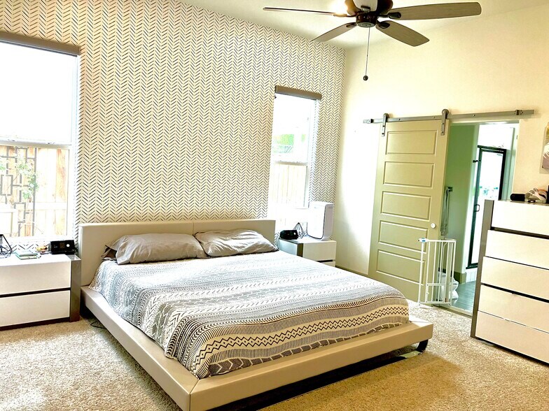 Building Photo - 9207 Manor Forest Ln