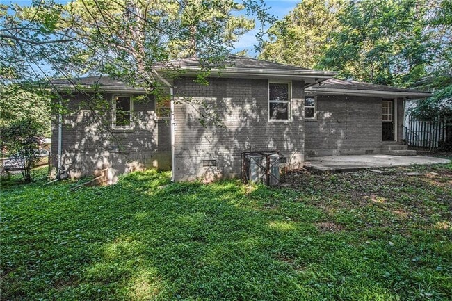 Building Photo - 1686 Derrill Dr
