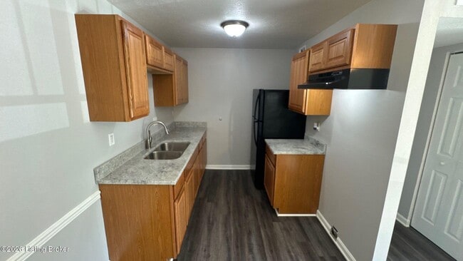 Building Photo - 6512 Six Mile Ln