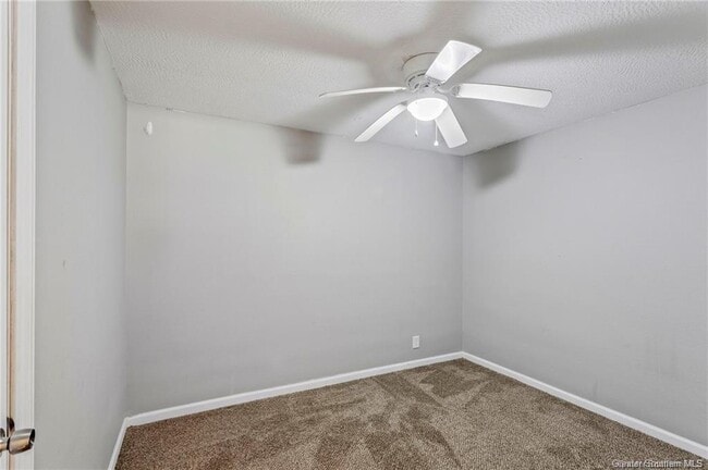 Building Photo - 1501 Meadow Dr