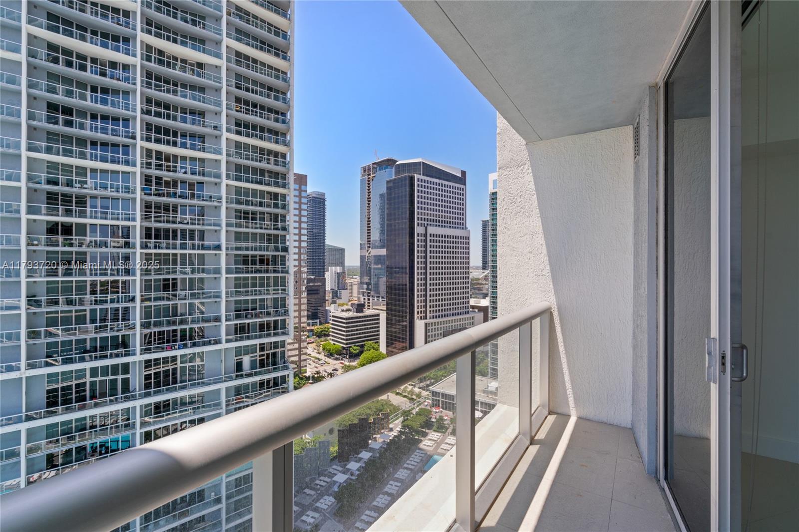 Building Photo - 475 Brickell Ave