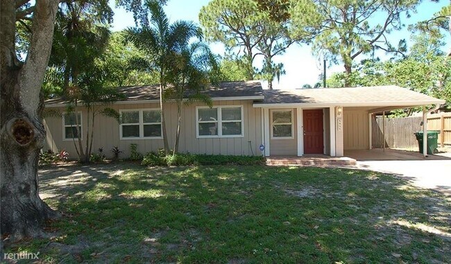 Primary Photo - 4627 W El Prado Blvd