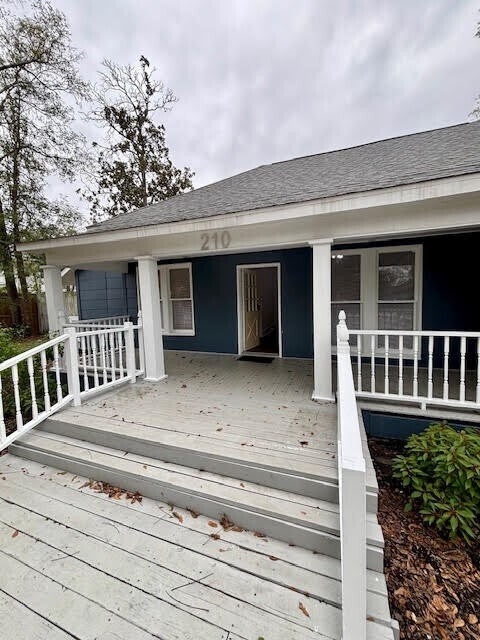 Building Photo - 210 E Phillips St