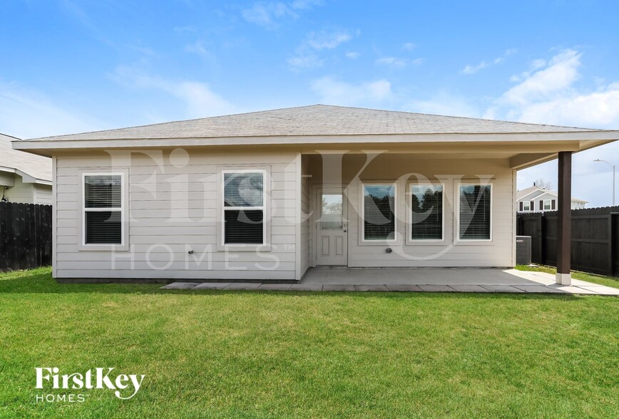 Building Photo - 811 Steam Rdg Ln