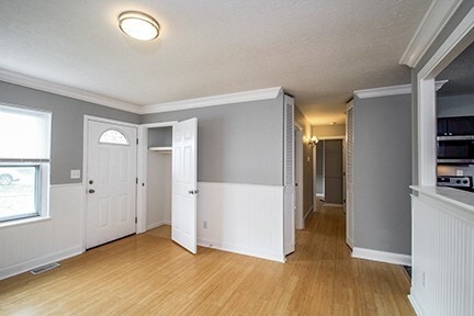 Building Photo - Completely Renovated 3 Bedroom 2 Bathroom ...