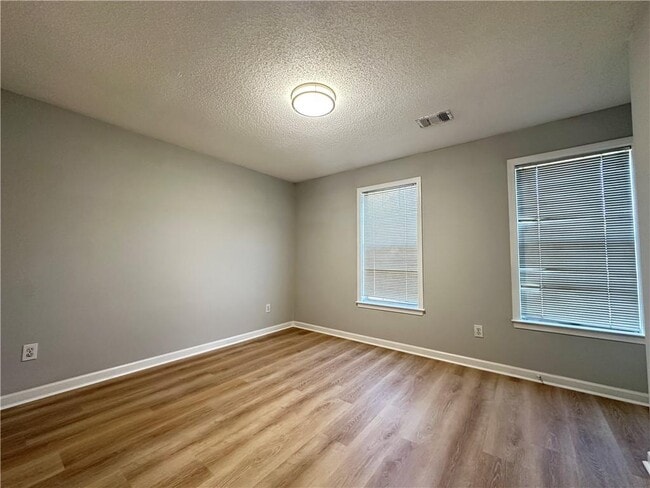 Building Photo - 11900 Carriage Park Ln