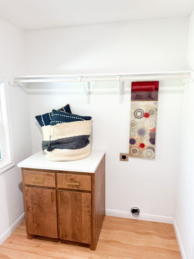 Building Photo - 2302 Brooklawn Dr