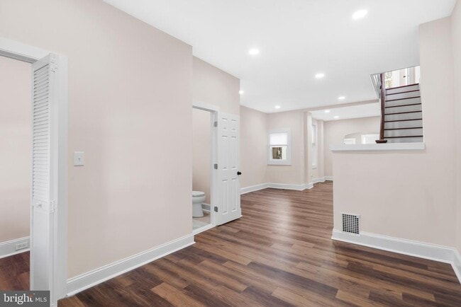 Building Photo - 2113 S Simpson St