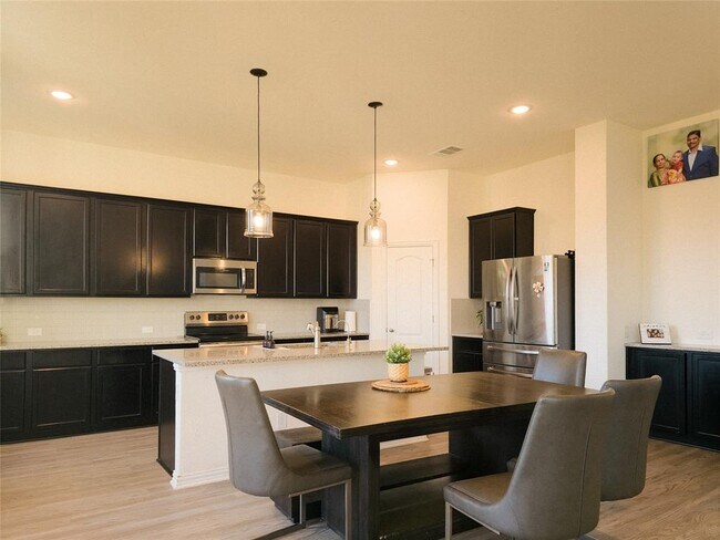 Building Photo - 627 Pheasant Hill Ln