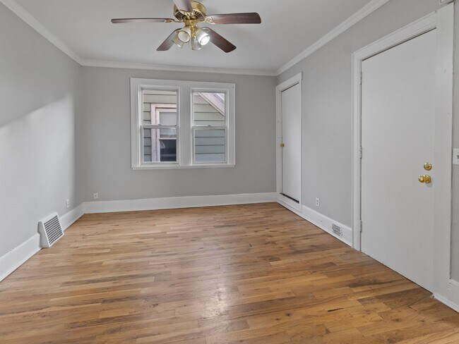 Building Photo - 2220nHoltonM