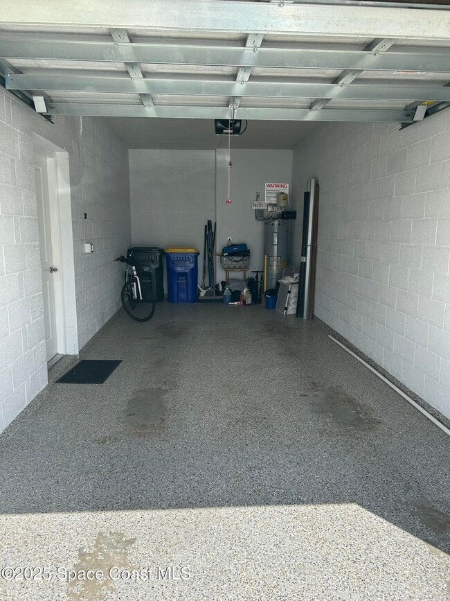 Building Photo - 3931 Playa Del Sol Dr