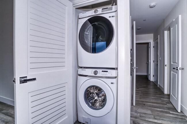 Building Photo - 140 Avenue B