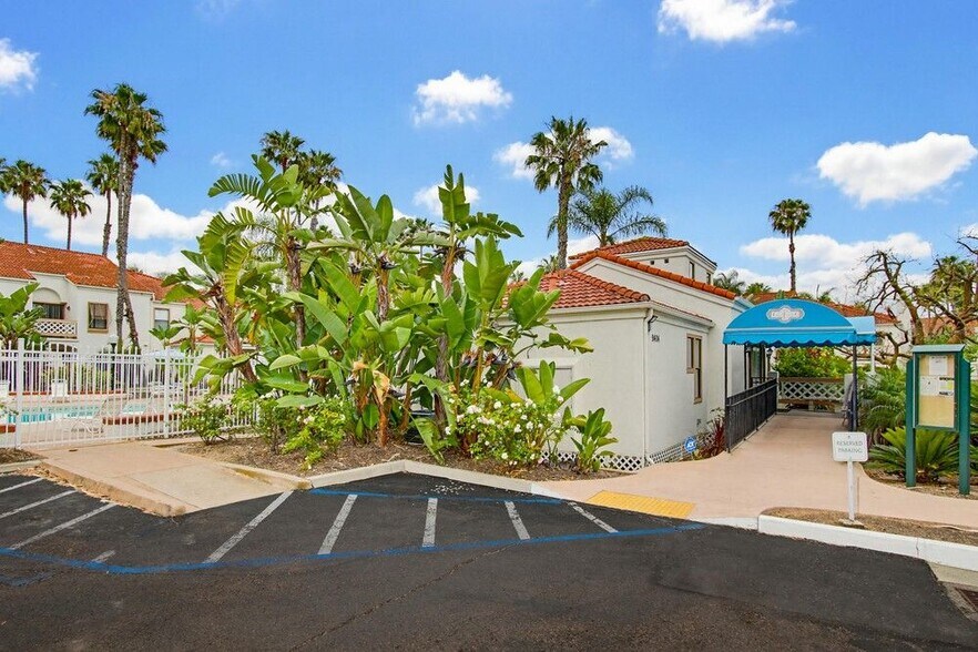 Building Photo - 9439 Fairgrove Ln