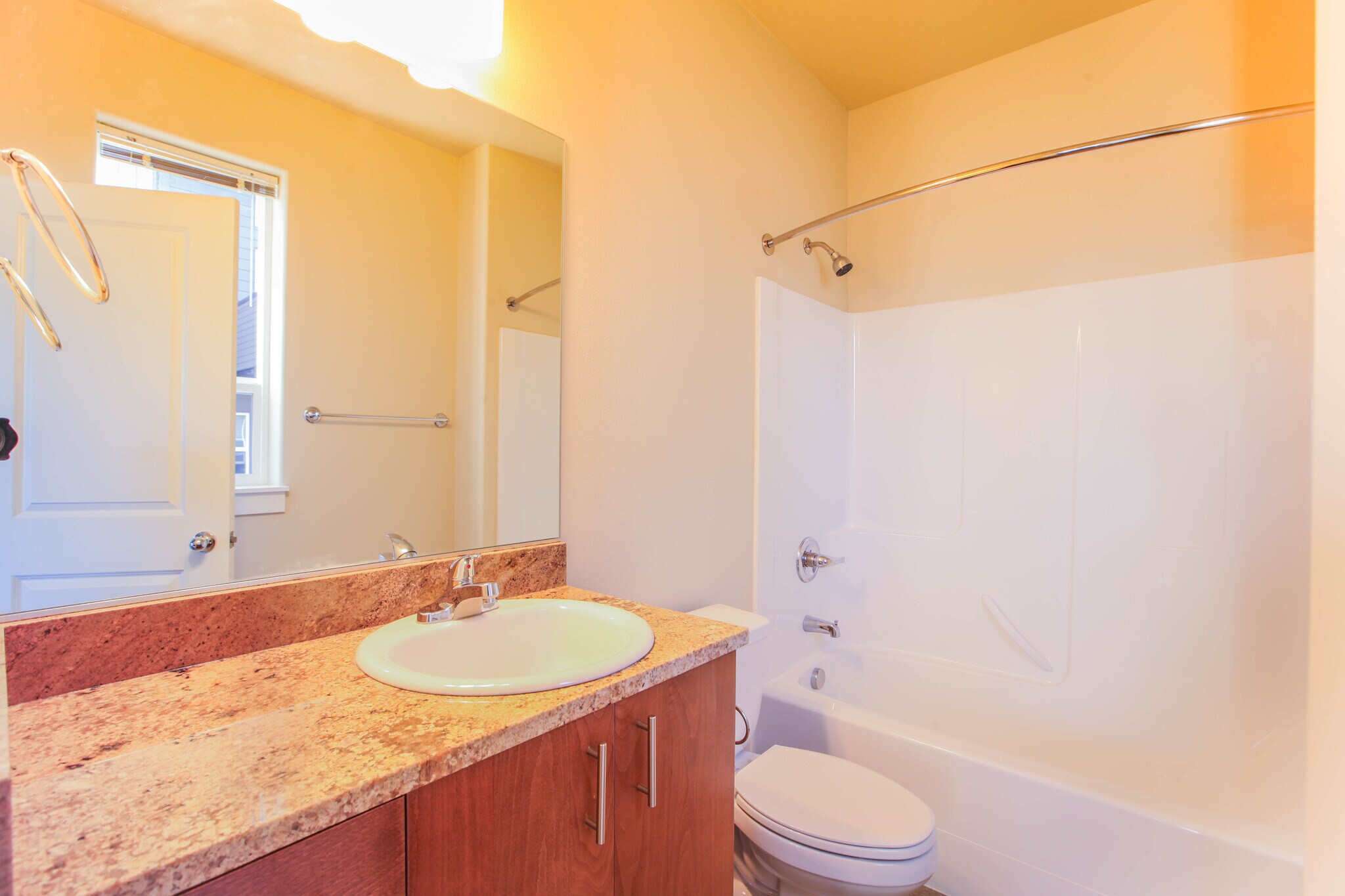 Building Photo - 900 SW Grove St