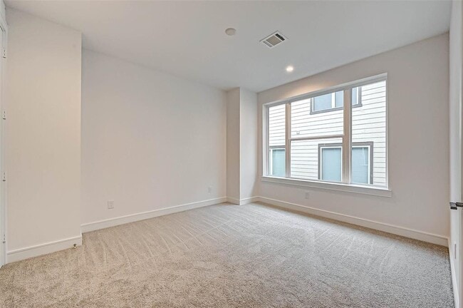 Building Photo - 8930 Spring Knoll Forest Dr