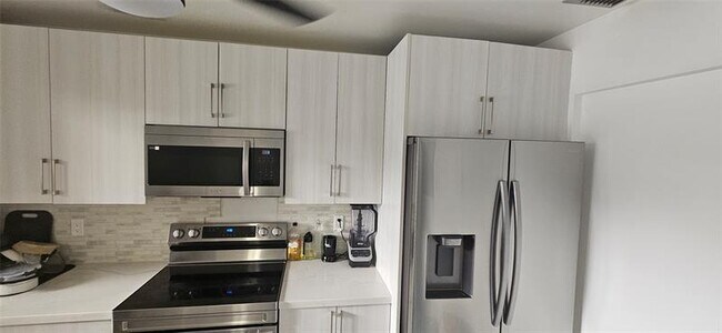 Building Photo - 2262 Discovery Cir W