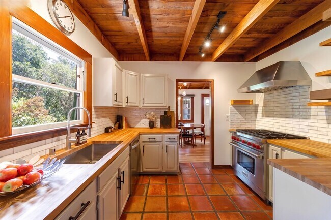 Building Photo - Beautiful Lincoln Heights Retreat W/ Chef’s Kitchen & Expansive Deck