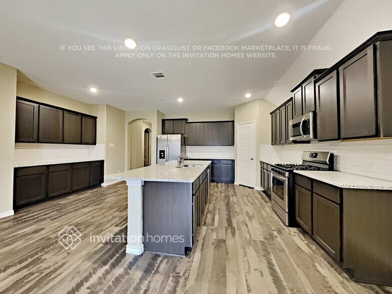 Building Photo - 317 Burr Ln