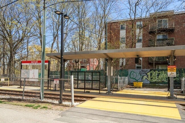 Building Photo - 22 Branchfield St