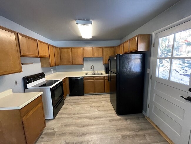 Building Photo - Charming Home in Conifer!