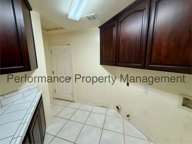 Building Photo - Gorgeous 3 Bed/2 Bath + Office w/ Solar, Pool & $0 Deposit Option