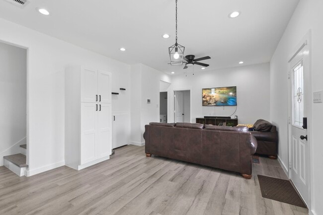 Building Photo - 5208 Laura Koppe Rd