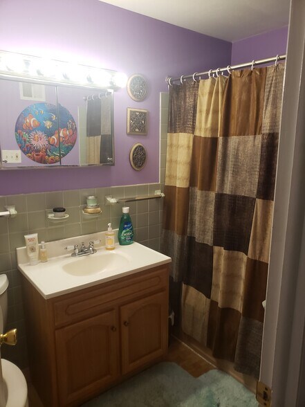 Building Photo - 5487 Vicaris St