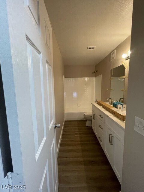 Building Photo - 502 Escoto Pl