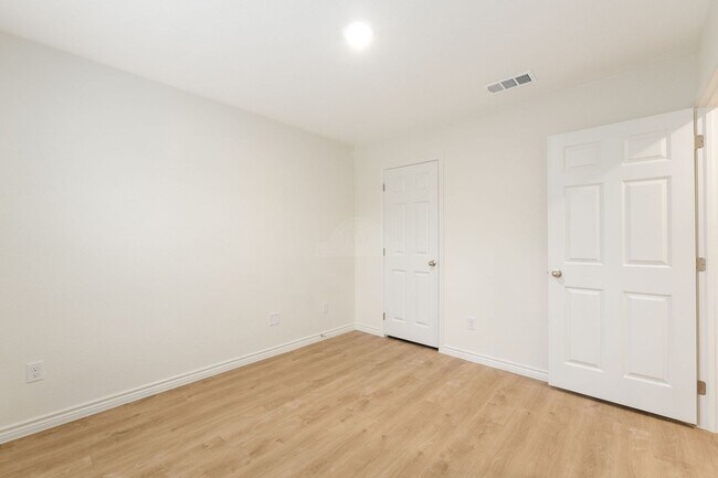 Building Photo - 1604 Pima Trail