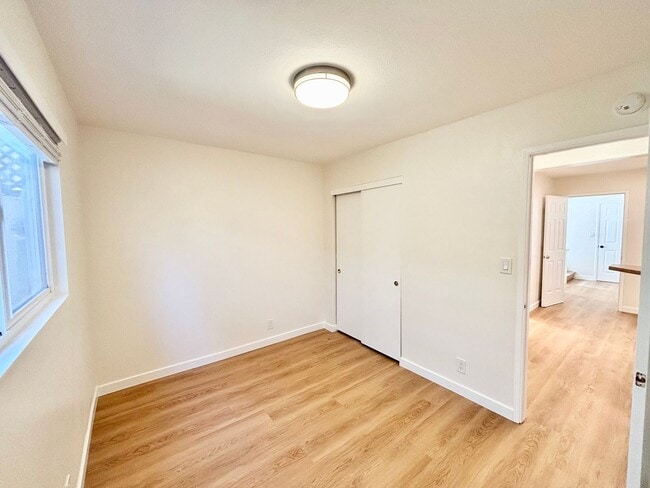 Building Photo - Silver Strand Beach | 4 Bed | 2 Bath | Bea...