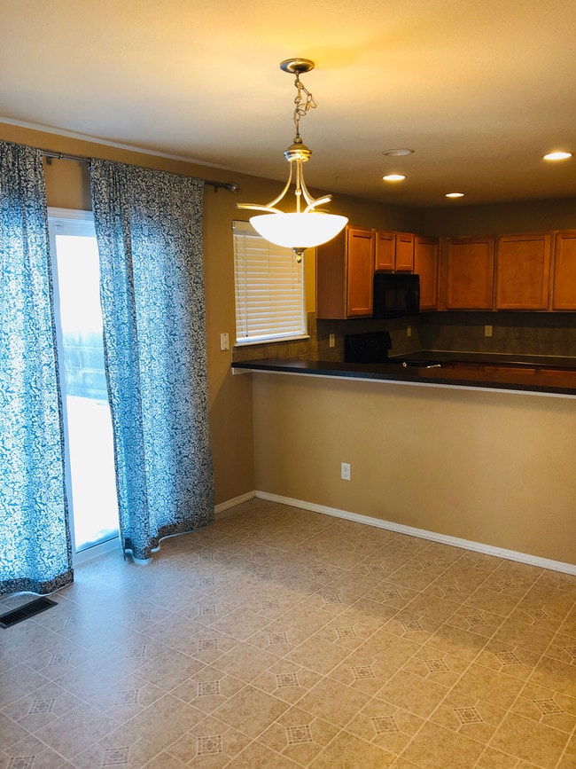 Building Photo - 2208 Merlot Ct