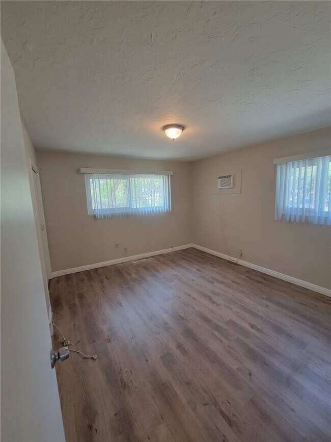 Building Photo - 4505 Canoga St