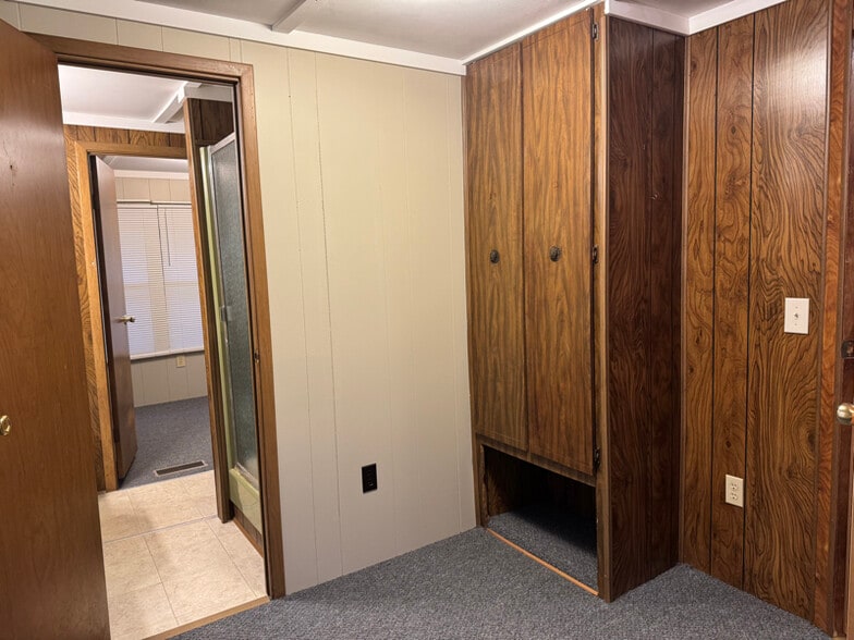 Building Photo - 655 Holbert Rd