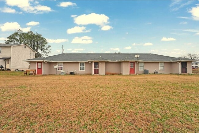Building Photo - 124 Evergreen Trail SE