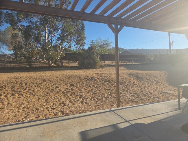 Building Photo - 3 Bedroom 1.5 Bath Modern Farmhouse near JT National Park * MOVE IN SPECIAL*