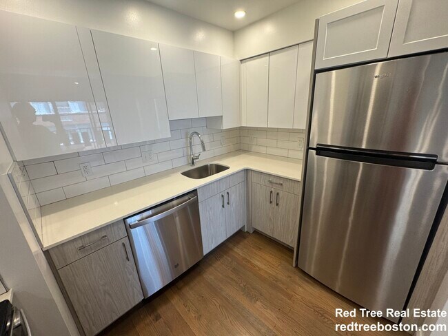 Building Photo - 320 Hammond Pond Pkwy