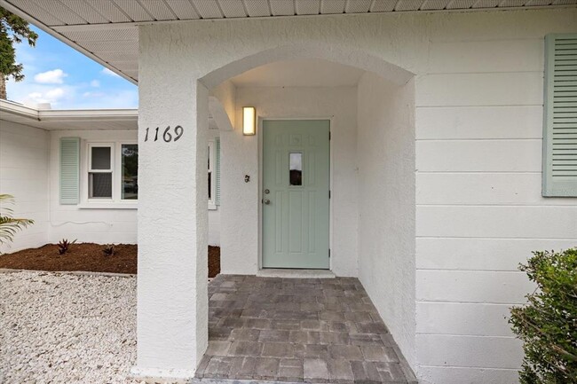 Building Photo - 1169 Carmella Cir