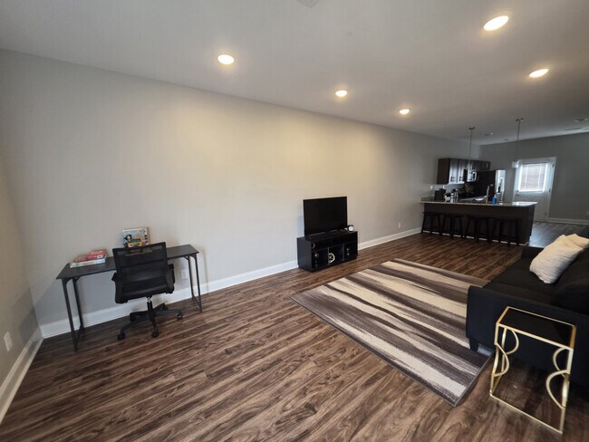 Building Photo - 541 New S Dr