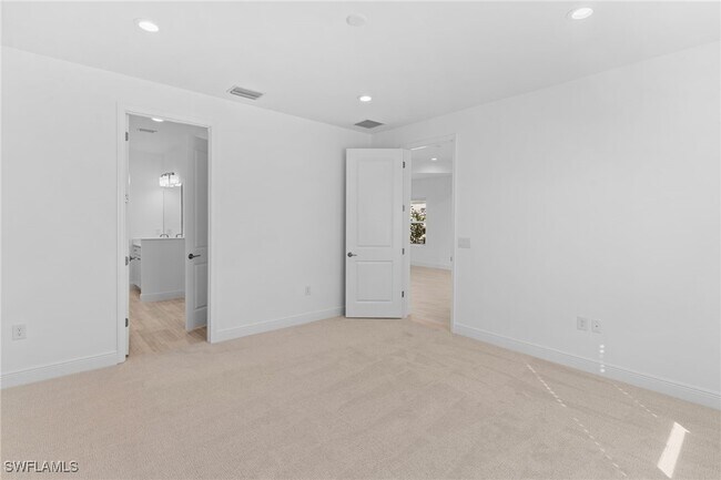 Building Photo - 4580 Skysail Dr