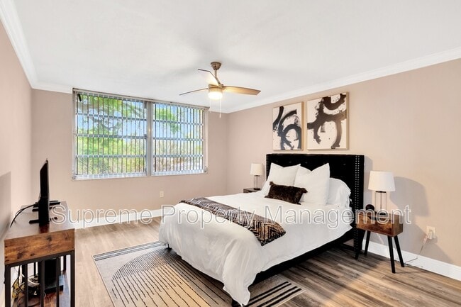 Building Photo - 1001 Pearce Dr