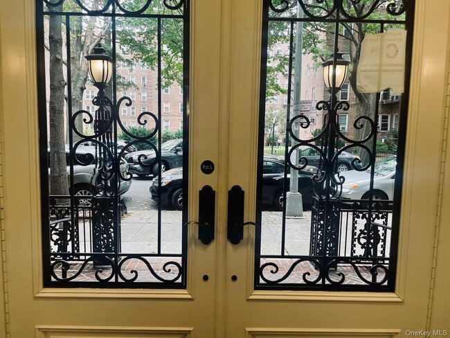 Building Photo - 35-35-35-75 75th St