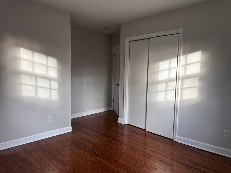 Building Photo - 2054 K Ct Ave