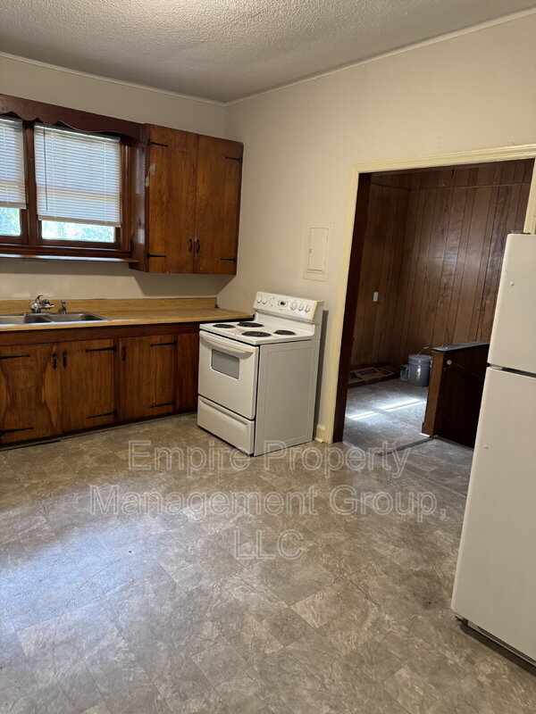 Building Photo - 1313 Campbell St