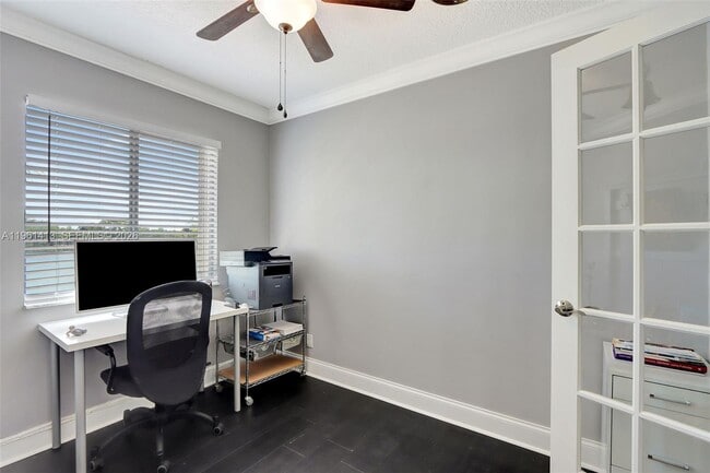 Building Photo - 4450 Banyan Trails Dr