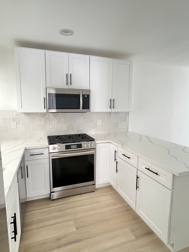 Building Photo - 108 S Guadalupe Ave