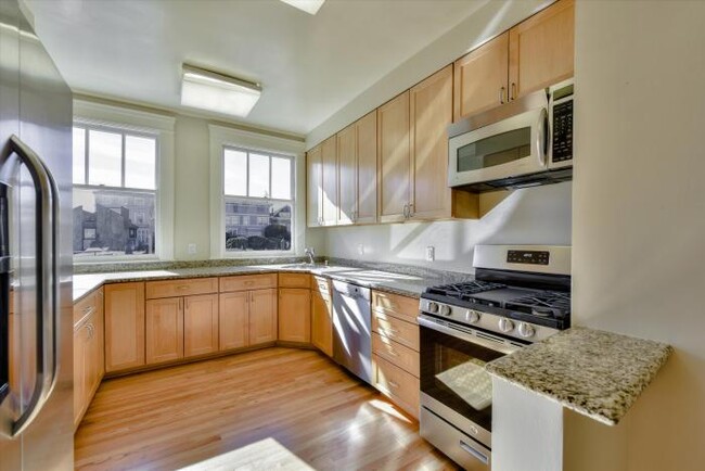 Building Photo - 4 bedroom in San Francisco CA 94118
