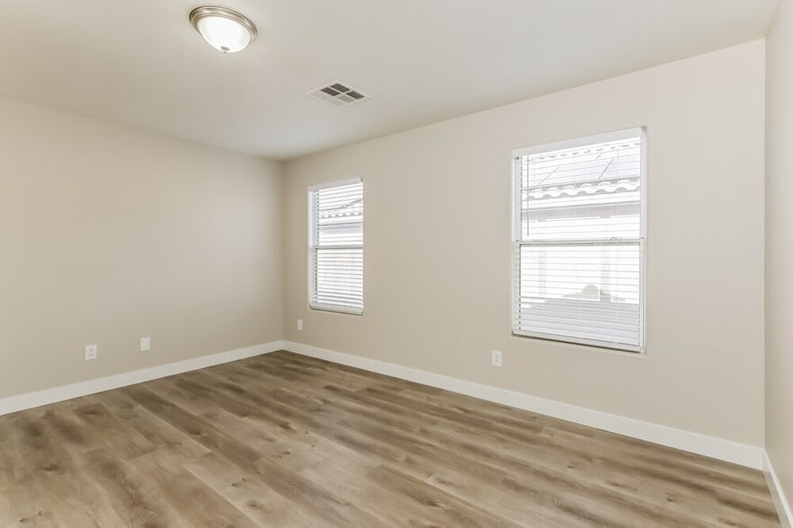 Building Photo - 217 Bella Matese Ave