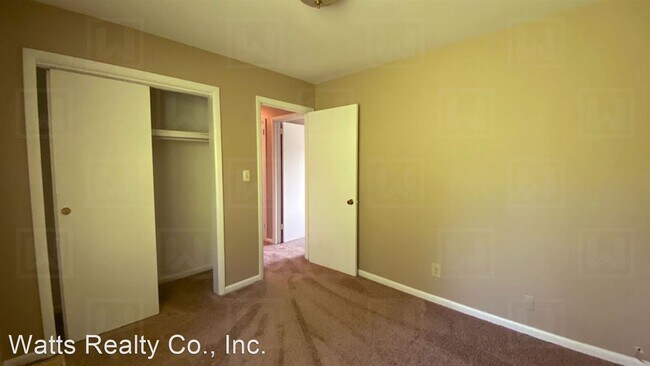 Building Photo - 373 Mooney Rd