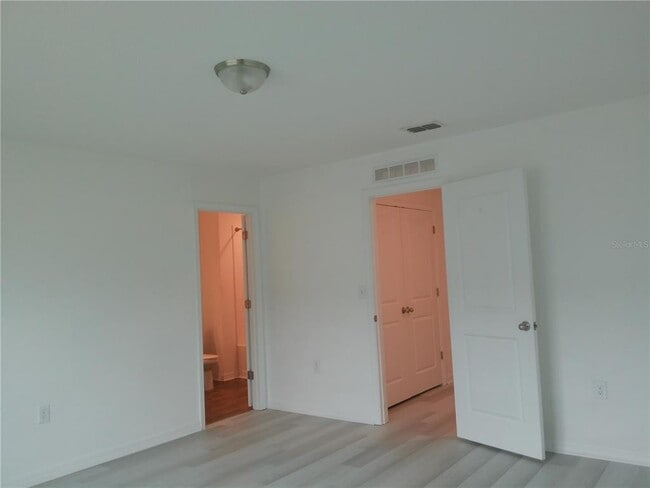 Building Photo - 947 Grandin St