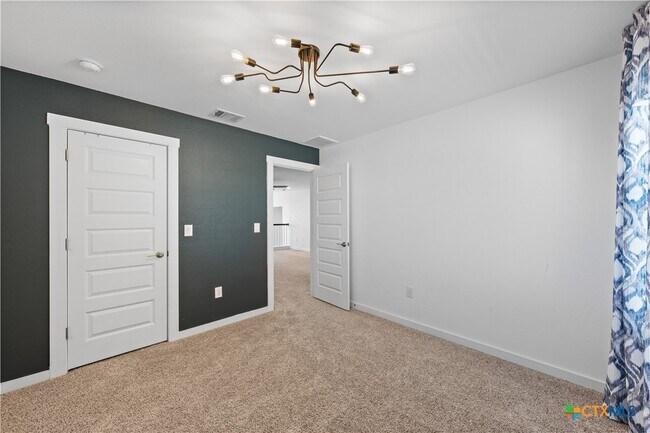 Building Photo - 328 Peace Pipe Way